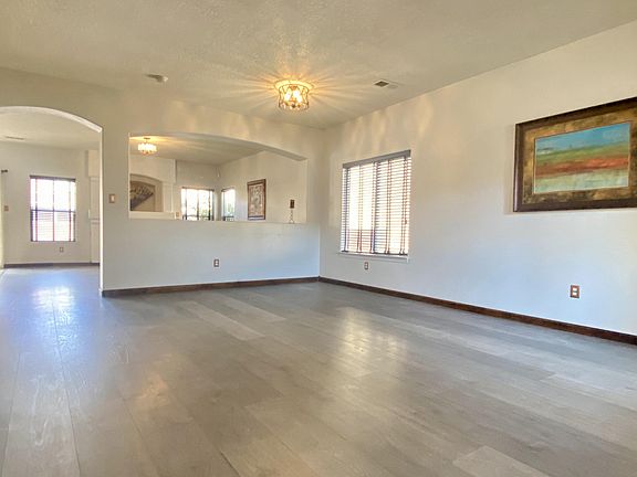 3rd image of 980 Alegria Ct NW