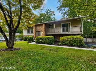 18 Moore Ln, Oak Ridge, TN 37830