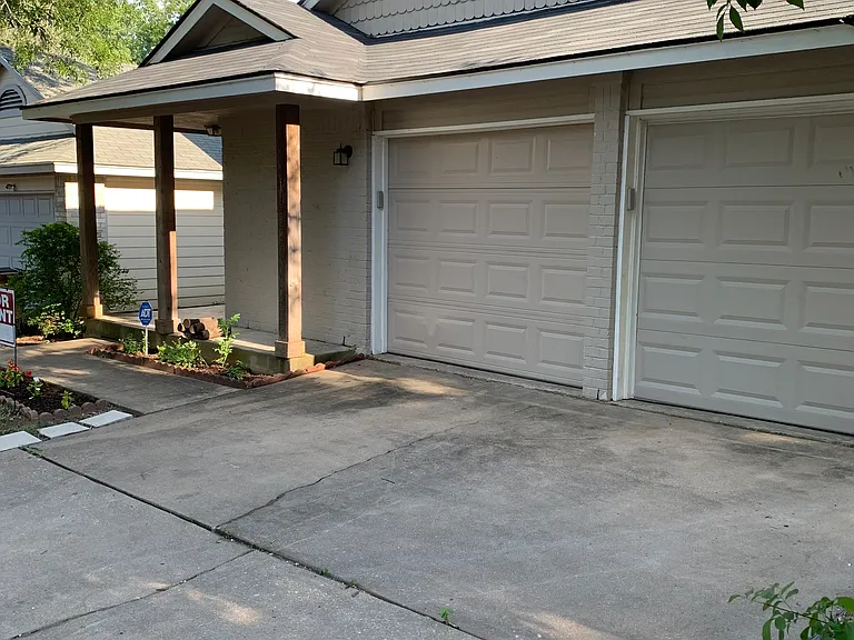 1807 Heatherglen Ln — Photo 10