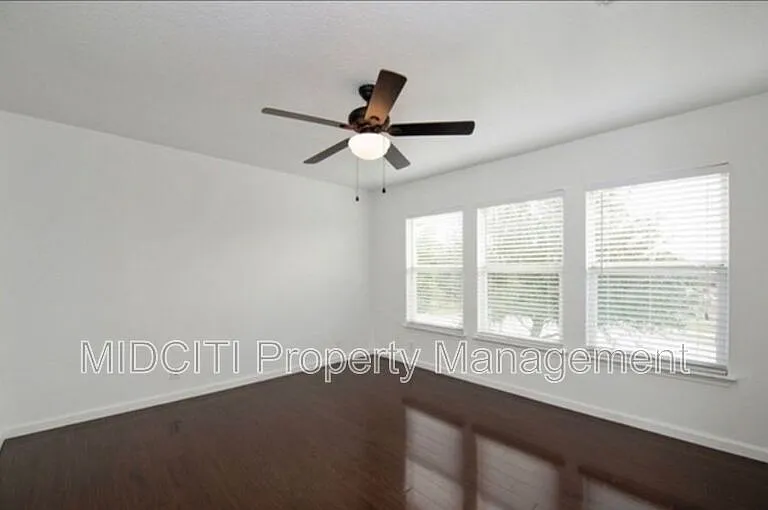 9739 Chelsea Cir — Photo 17