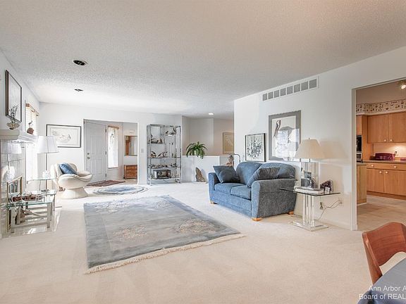 4th image of 4651 Bayberry Cir