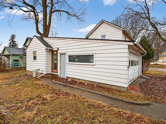 5th image of 2013 Cooper St