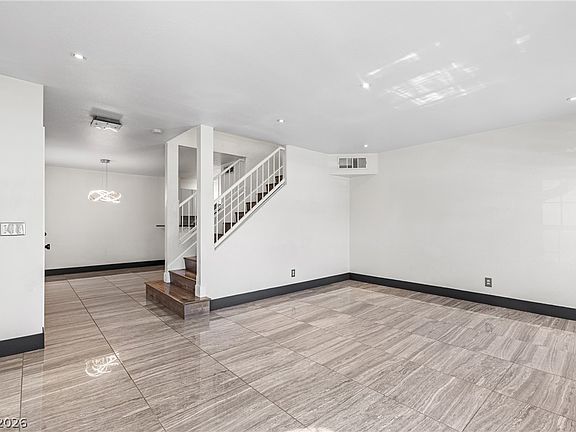 5th image of 7968 Dorinda Ave