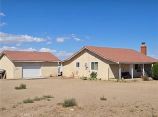 9760 Phelan Rd, Oak Hills, CA 92344