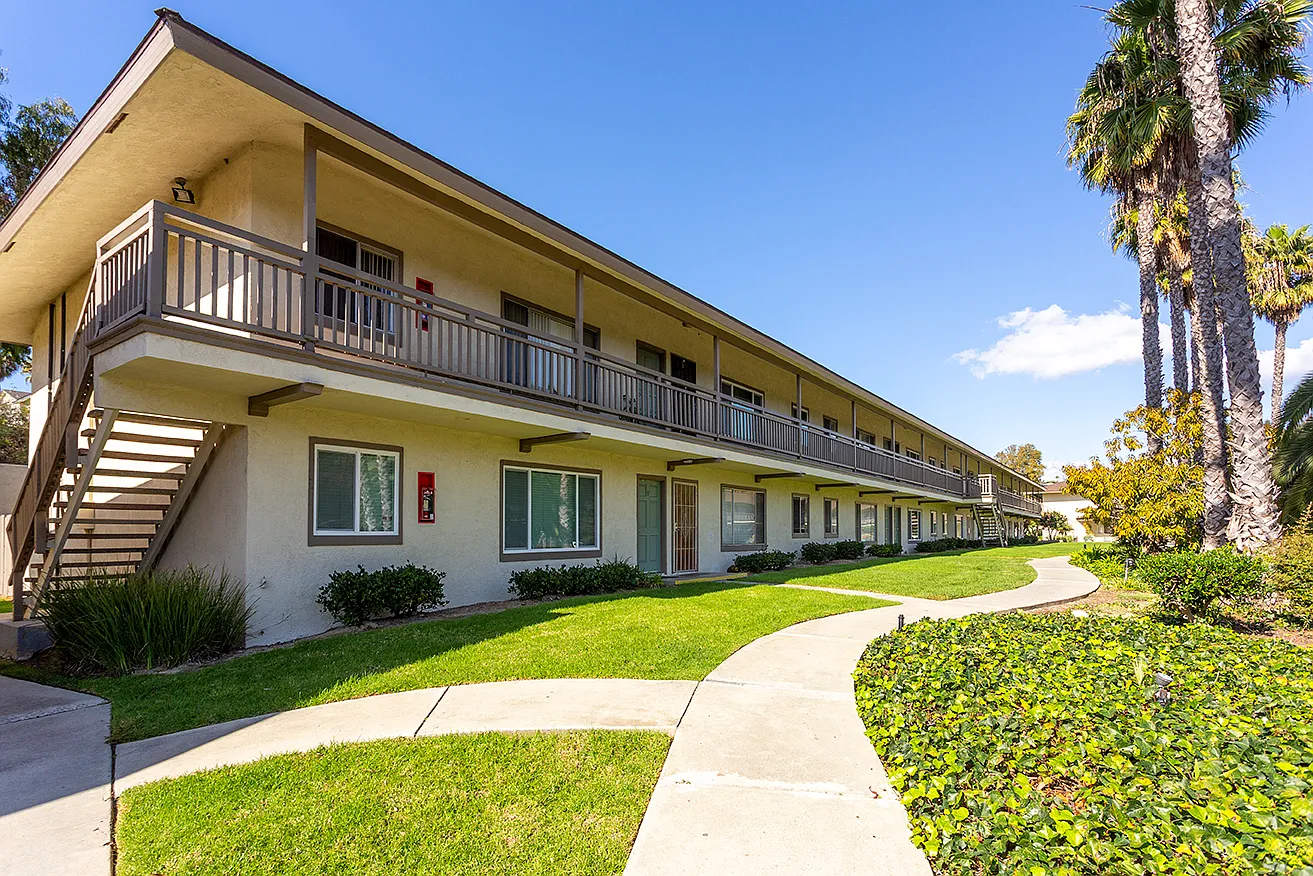 Stoneybrook Apartments — Photo 3