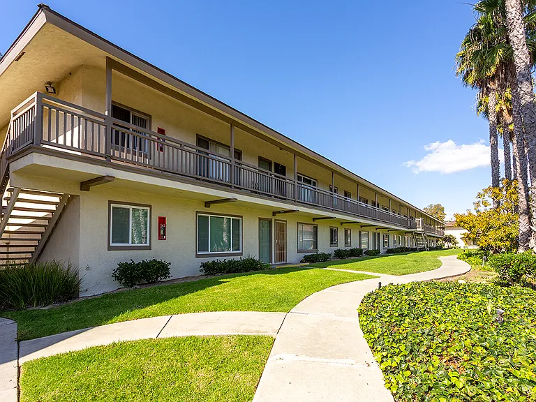 Stoneybrook Apartments — Photo 4