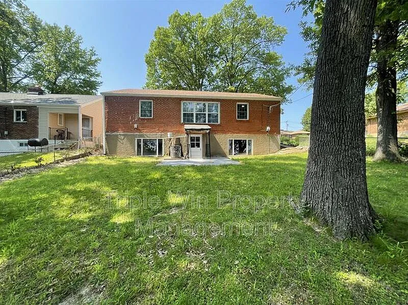 2 bed, 1.5 bath, 1132 sqft, $1,350 — Photo 4