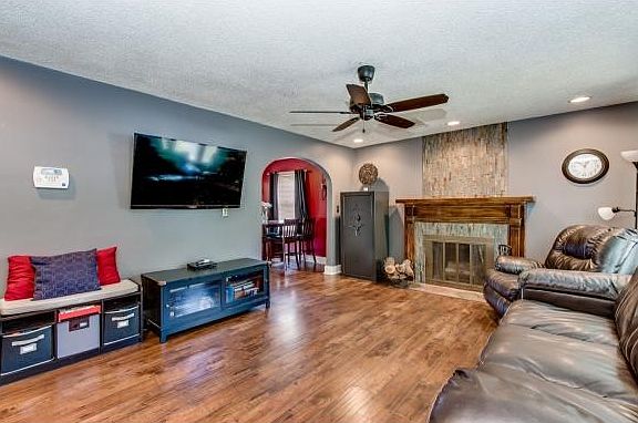 5th image of 816 E Unaka Ave