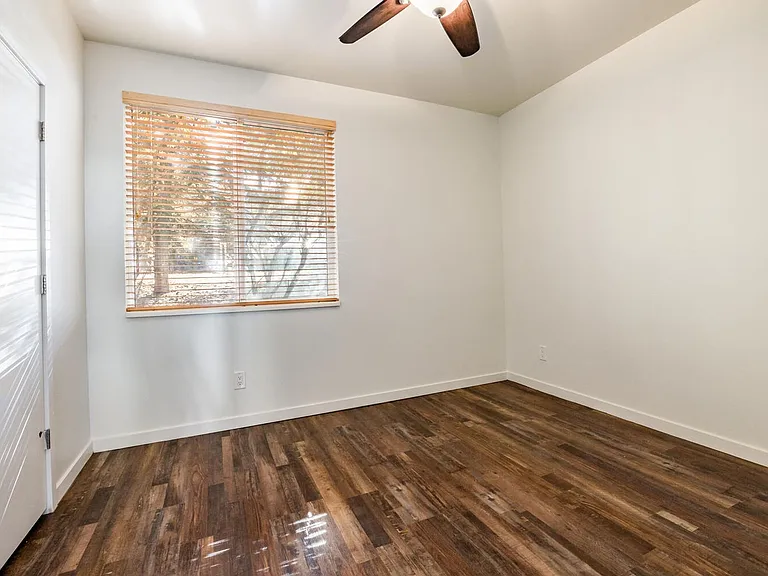 1600 Pinebrook Blvd #G1 — Photo 4