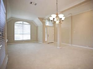 3rd image of 207 Manor Pl