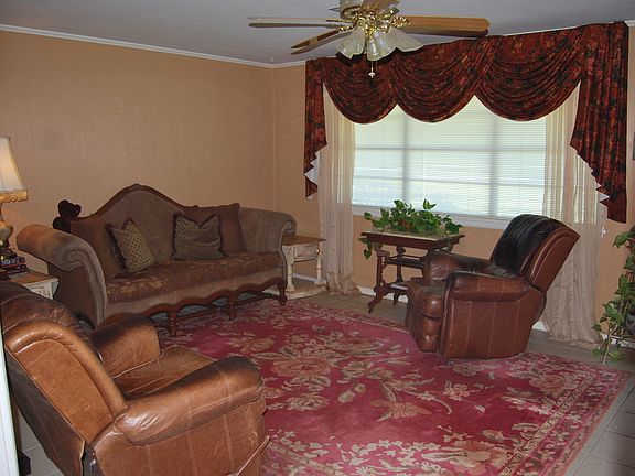 4th image of 207 Ferndale Ave