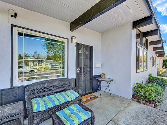 4th image of 325 Fir Street