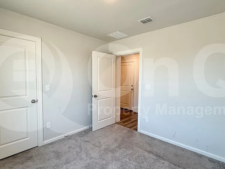 8011 S Magic Dr — Photo 8