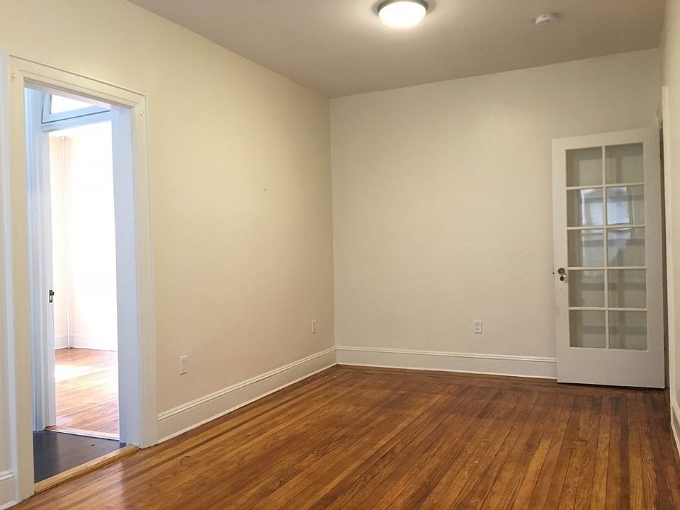 2nd image of 3137 34th St #2C