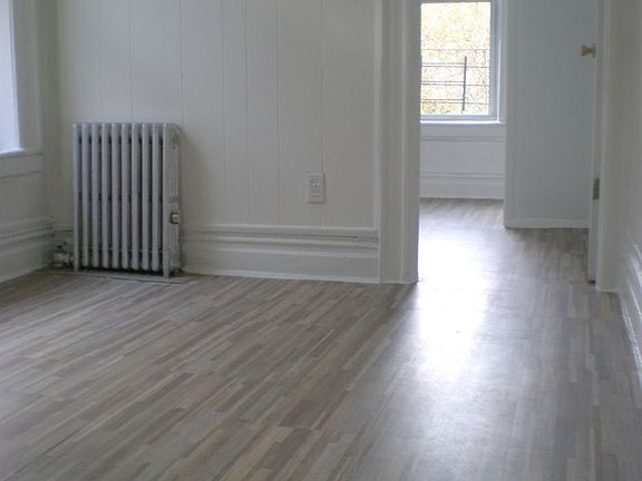 2nd image of 219 Kingsland Ave APT 15