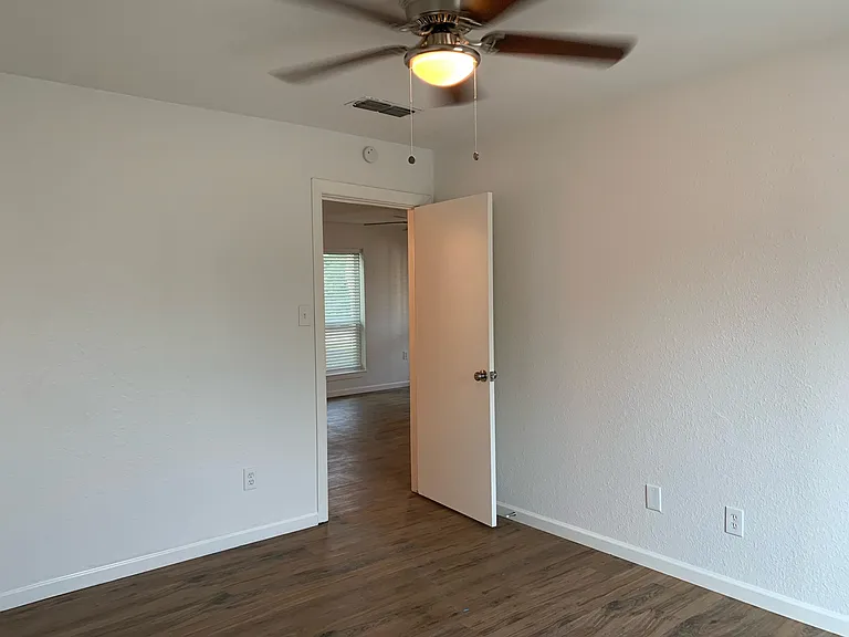 3901 Bois D Arc St — Photo 11