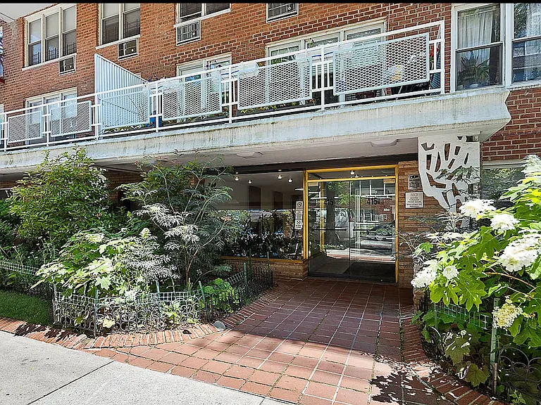 415 Argyle Rd #6R — Photo 15