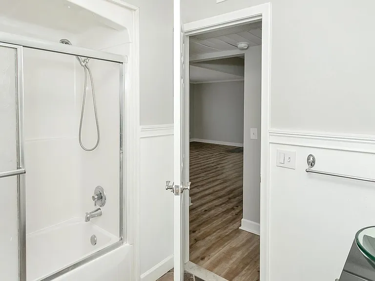 2377 Walton Blvd #11 — Photo 15