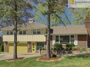 3500 W 73rd St, Prairie Village, KS 66208