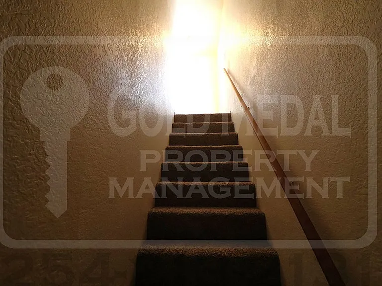 1106 Leslie Cir — Photo 6