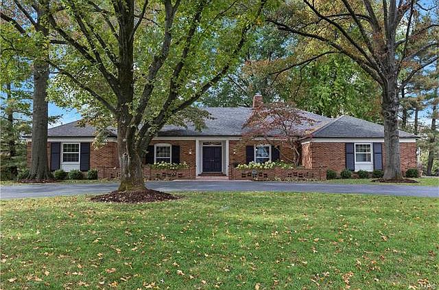 2nd image of 6 Vouga Ln
