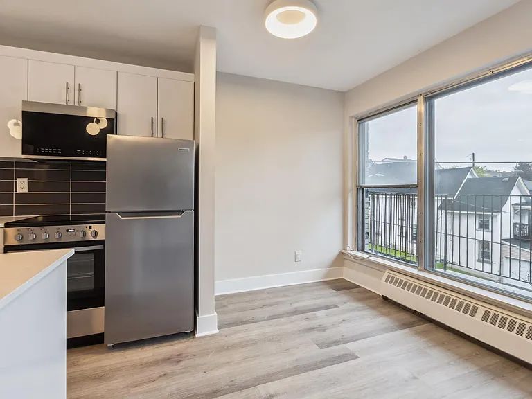325 Besserer St — Photo 42