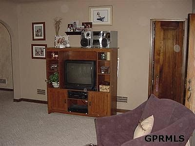 2nd image of 5142 N Emmet St