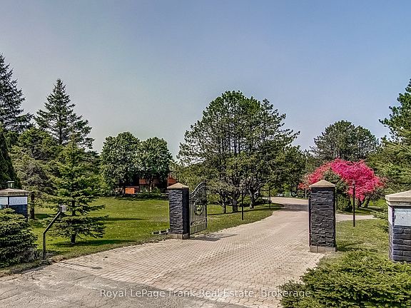 2nd image of 674 Goodwood Rd