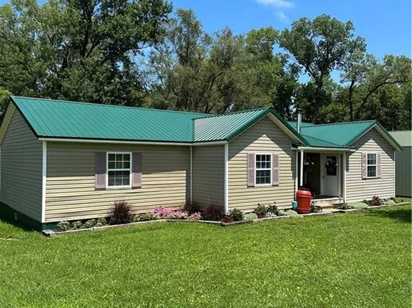 28105 230th St, Maryville, MO 64468