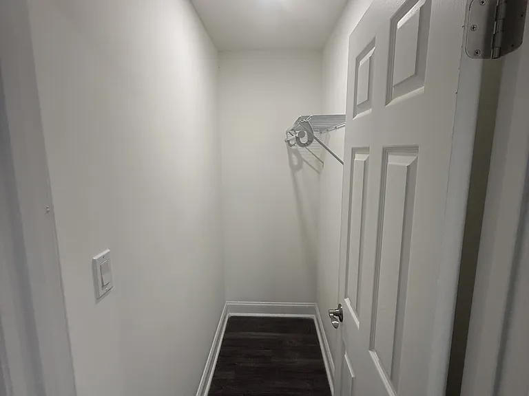 5711 Sterling Pl — Photo 8