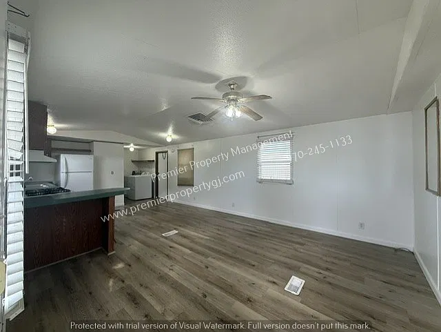 2 bed, 1.5 bath, $1,050 — Photo 2