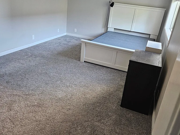 1802 W Lincoln St #13 — Photo 5