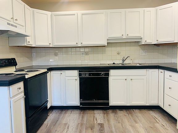 4th image of 4937 Beatrice Dr