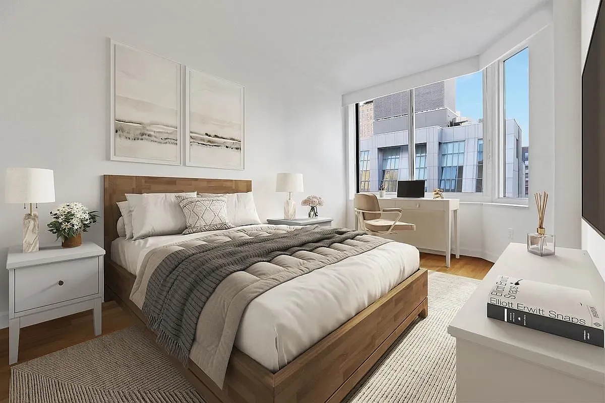 320 West 38th Street — Photo 3