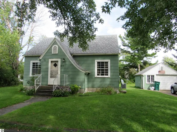 215 S 5th Ave, Tawas City, MI 48763