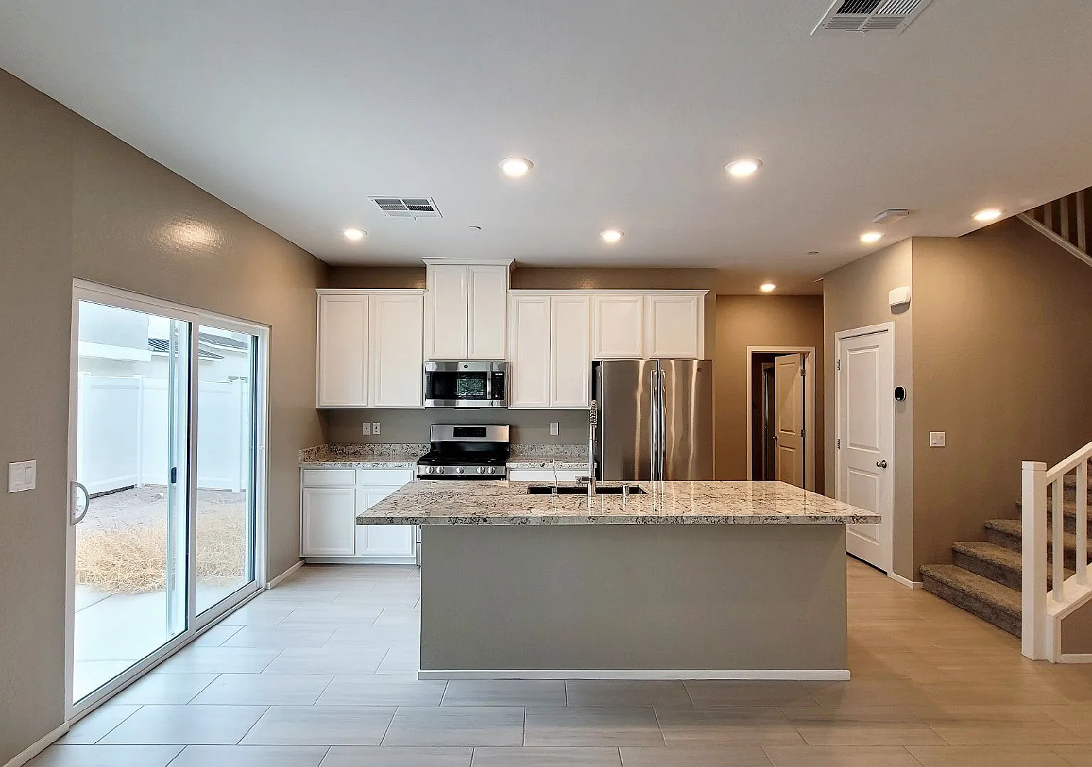544 Teovani St #916 - 3 bedrooms, 3 bathrooms, 1768 SQFT — Photo 3