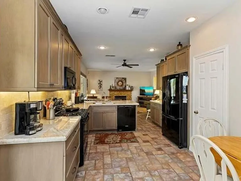 5038 Lake Circle Rd — Photo 6