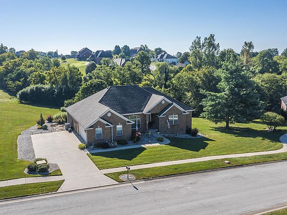 4th image of 3025 Woodfield Cir