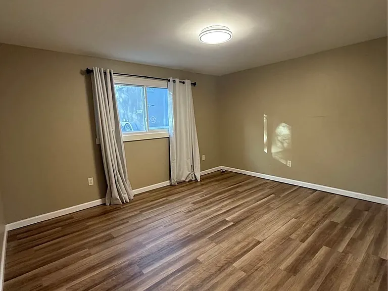 4070 Clyde Ln — Photo 4