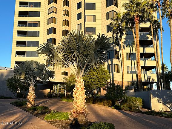 3rd image of 1040 E OSBORN Road #404