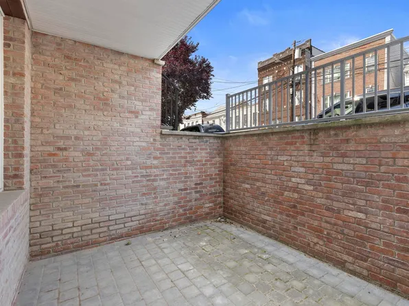 71 Beacon Avenue image 14 of 17