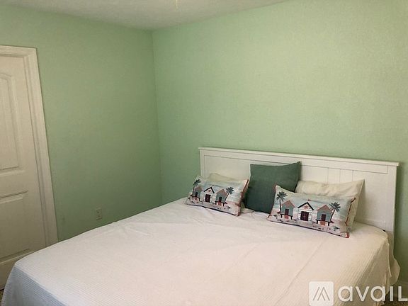 2nd image of 420 Columbus Ave #32