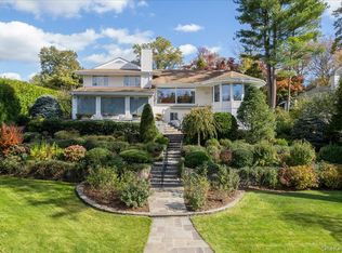 34 Lake Shore Dr, Eastchester, NY 10709