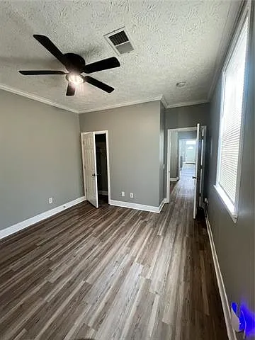 1900 Hollygrove St — Photo 5