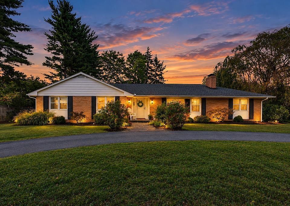 1st image of 1290 Sunset Ln