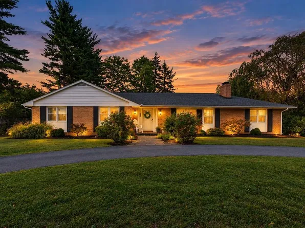 1290 Sunset Ln, Waynesboro, VA 22980