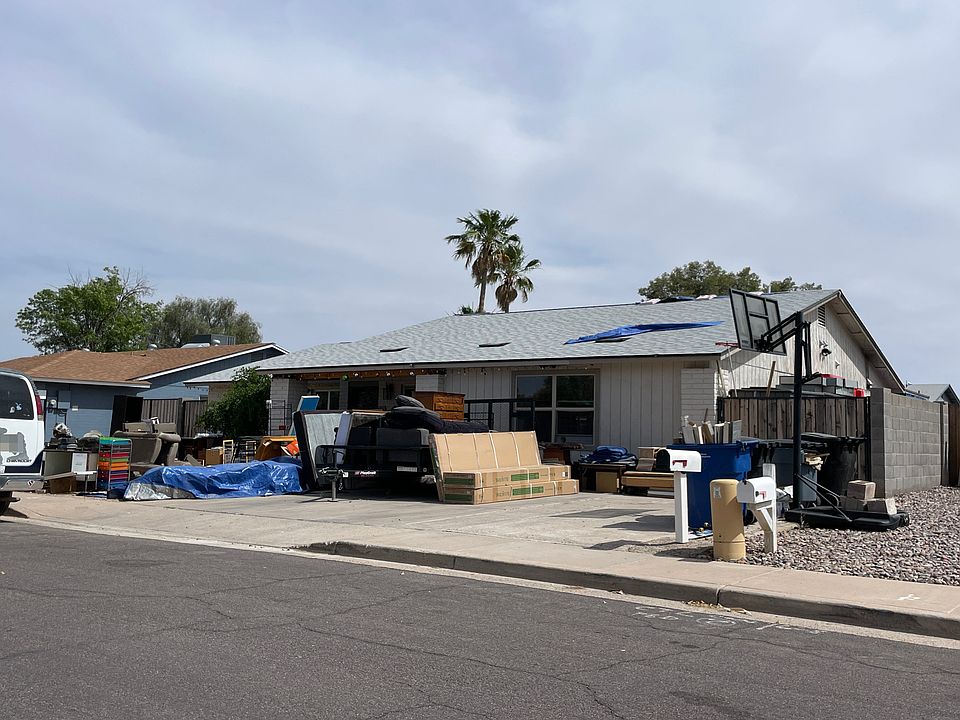 2nd image of 601 W Los Lagos Vista Ave