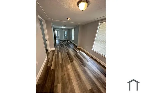 326 Claude St Photo 1