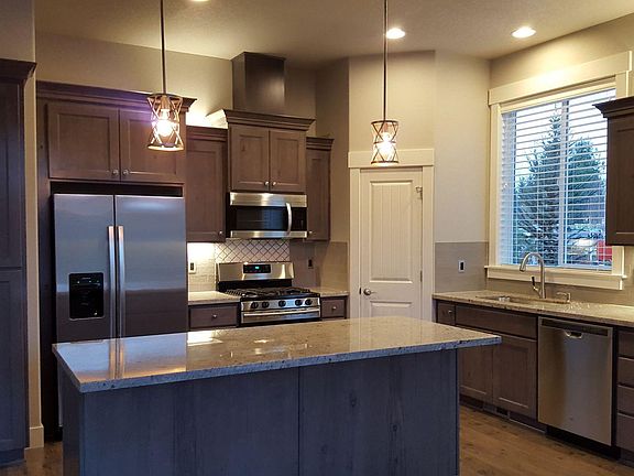 Kitchen & Pantry