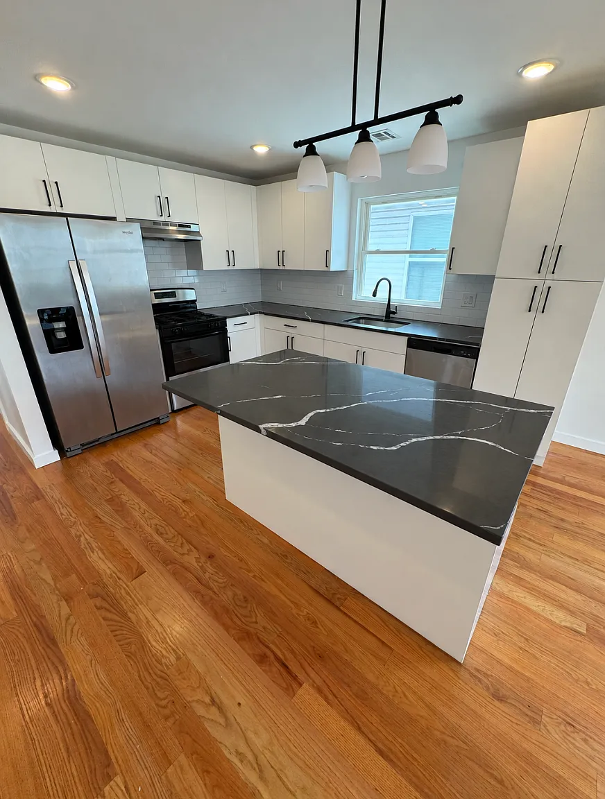 3 bed, 1250 sqft, $3,000 — Photo 3